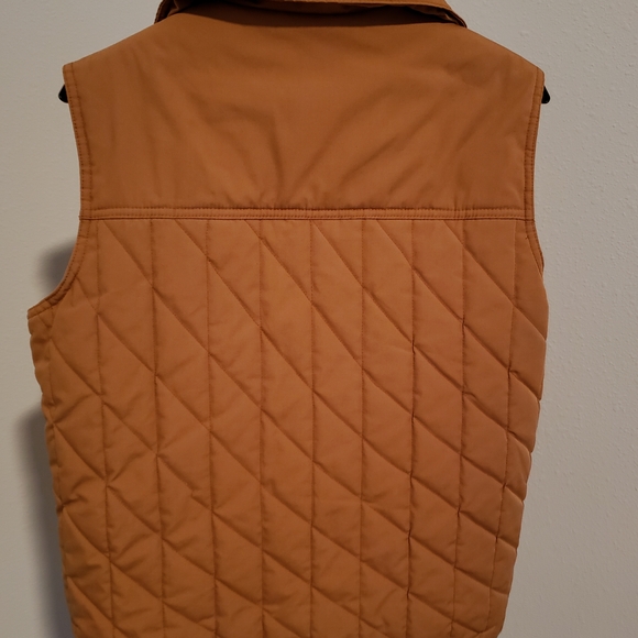 (EUC) Men's Tan Quilted Vest with Plaid Lining (Size: Medium) - Picture 2 of 5